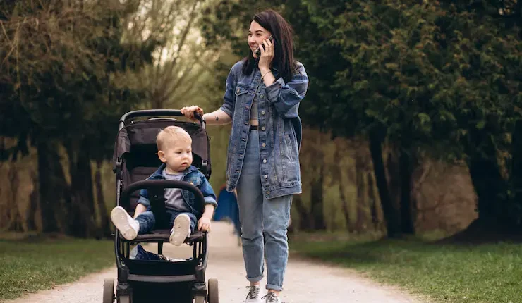 Best Travel-Friendly Baby Swings for UK Families On the Go